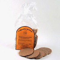 Knapperige speltwafeltjes met melkchocolade en cappuccino